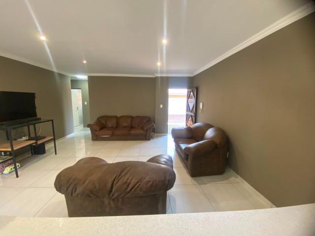Townhouse for sale in Brackenhurst, Ekurhuleni