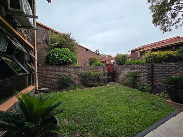 Townhouse for sale in Brackenhurst, Ekurhuleni