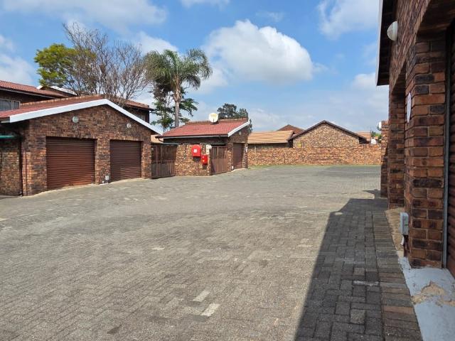 Townhouse for sale in Brackenhurst, Ekurhuleni