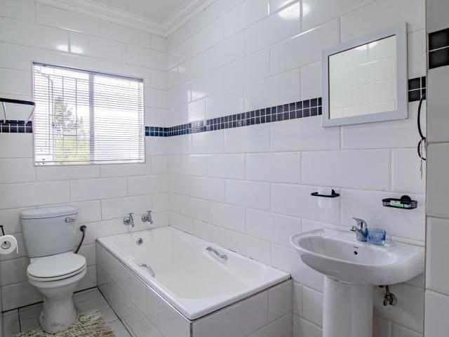 Townhouse for sale in Brackenhurst, Ekurhuleni