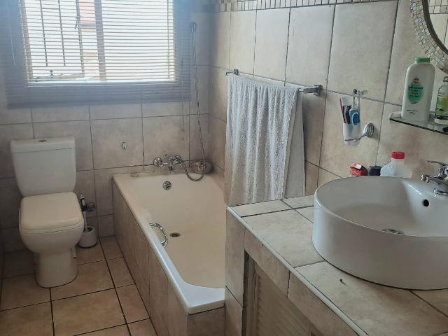 Townhouse for sale in Brackenhurst, Ekurhuleni