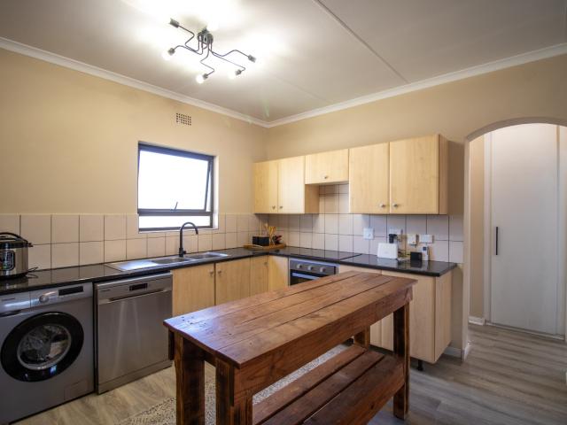 Townhouse for sale in Sandton, Gauteng