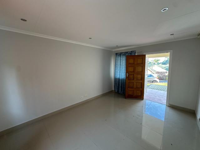 Townhouse for sale in Mount Edgecombe, Kwazulu-natal