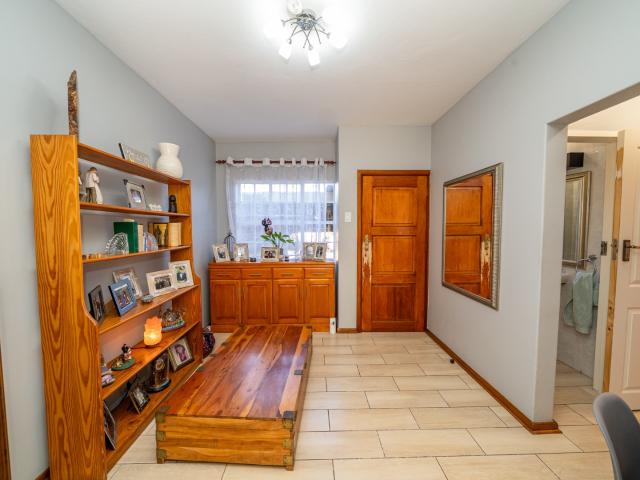 Townhouse for sale in Vosloorus, Gauteng