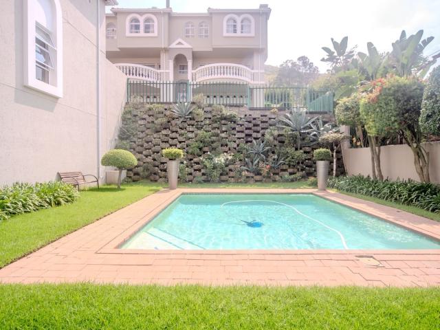 Townhouse for sale in Vosloorus, Gauteng