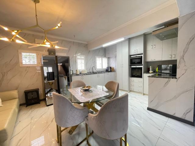 Townhouse for sale in Seaview, Kwazulu-natal