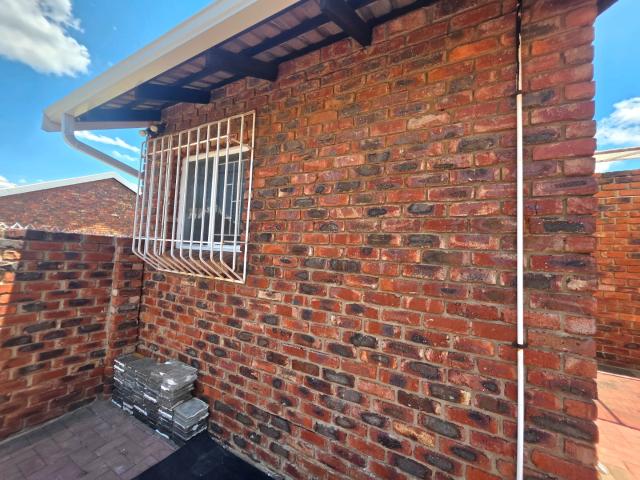 Townhouse for sale in Tlhabane, North West