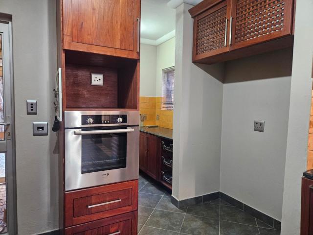 Townhouse for sale in Tlhabane, North West