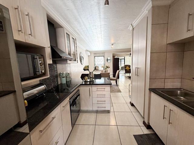 Townhouse for sale in Tlhabane, North West