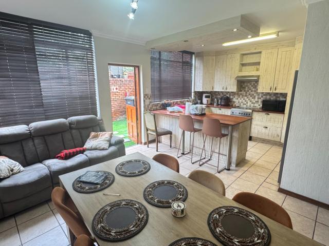 Townhouse for sale in Waterkloof, Gauteng