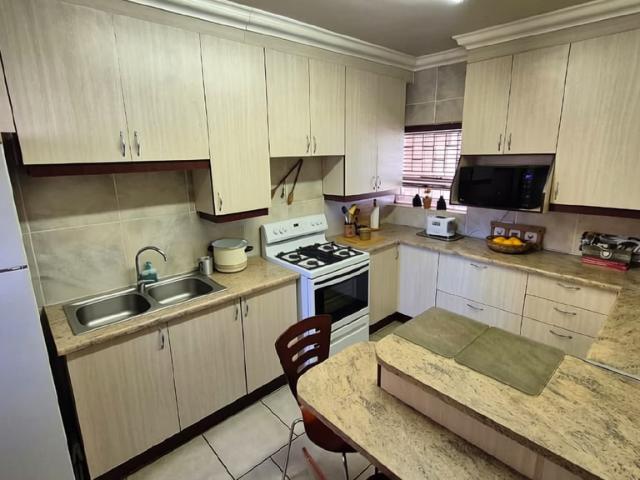 Townhouse for sale in Dagbreek, Matjhabeng Local Municipality