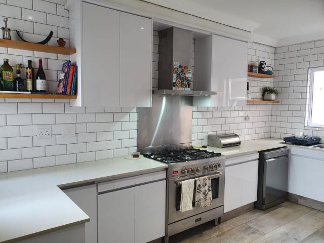 Townhouse for sale in La Mercy, Kwazulu-natal