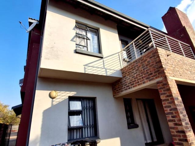 Townhouse for sale in Doornpoort, Gauteng