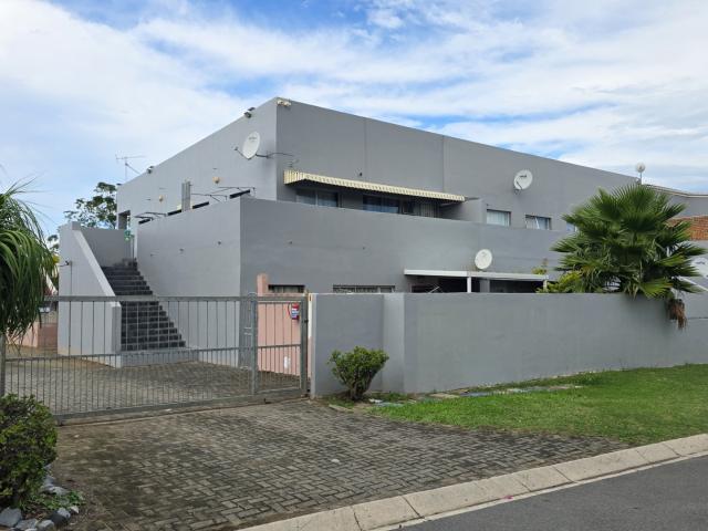 Townhouse for sale in East London, Eastern Cape