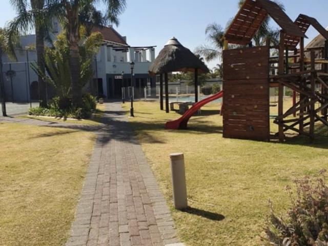 Townhouse for sale in Eden Glen, City of Ekurhuleni Metropolitan Municipality