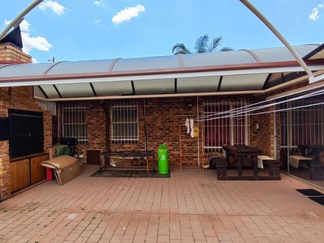 Townhouse for sale in Ekurhuleni, Gauteng
