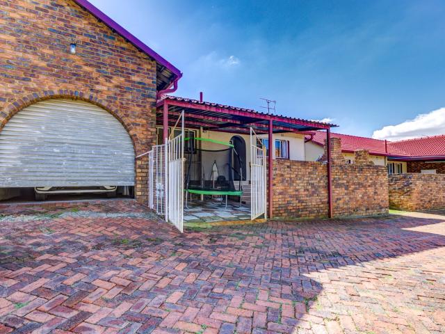 Townhouse for sale in Ekurhuleni, Gauteng