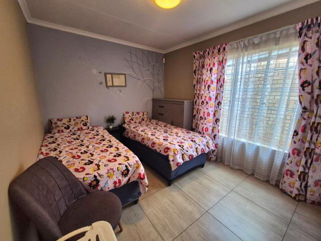 Townhouse for sale in Mohlakeng, Gauteng