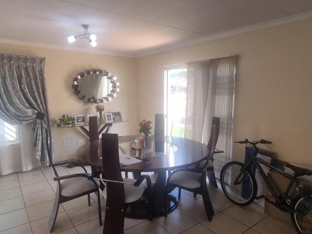 Townhouse for sale in Vosloorus, Gauteng