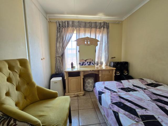 Townhouse for sale in Vosloorus, Gauteng