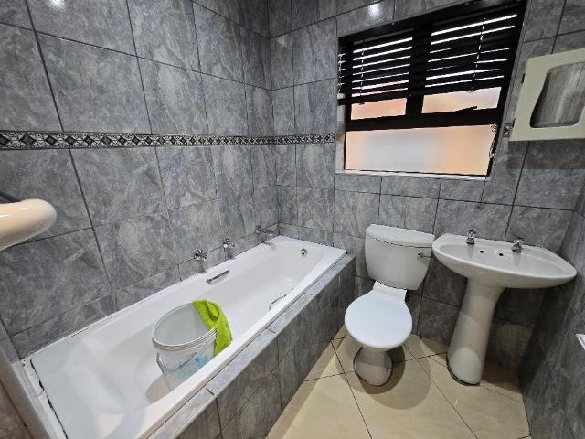 Townhouse for sale in Ekurhuleni, Gauteng
