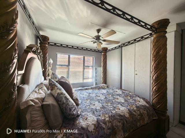 Townhouse for sale in Vosloorus, Gauteng