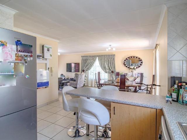 Townhouse for sale in Vosloorus, Gauteng