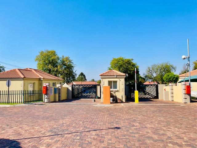 Townhouse for sale in Vosloorus, Gauteng
