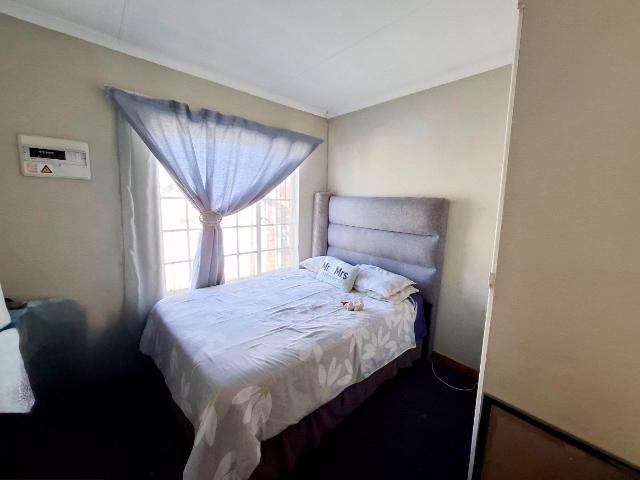 Townhouse for sale in Vosloorus, Gauteng