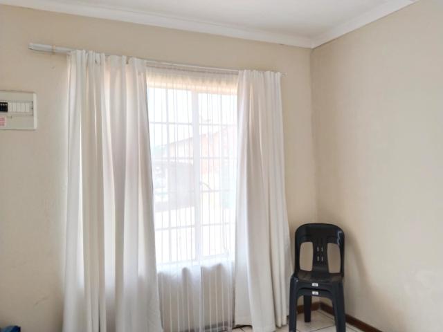 Townhouse for sale in Vosloorus, Gauteng