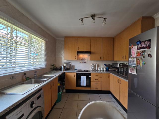 Townhouse for sale in Vosloorus, Gauteng