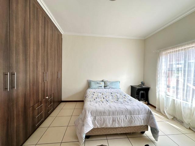 Townhouse for sale in Vosloorus, Gauteng