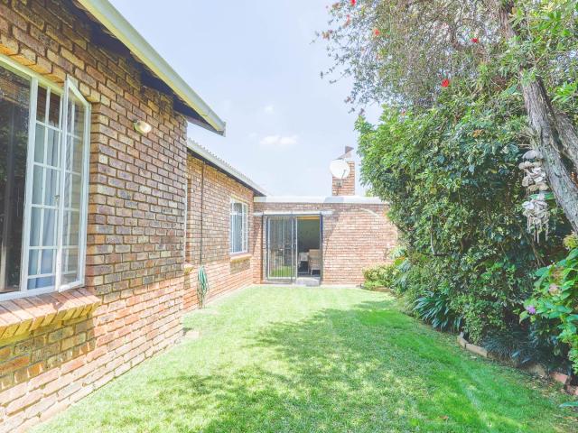 Townhouse for sale in Waterkloof, Gauteng