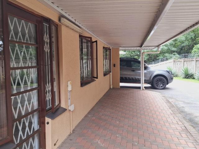 Townhouse for sale in Queensburgh, Kwazulu-natal