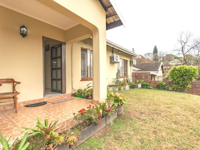 Townhouse for sale in Queensburgh, Kwazulu-natal