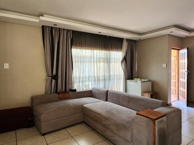 Townhouse for sale in Seaview, Kwazulu-natal