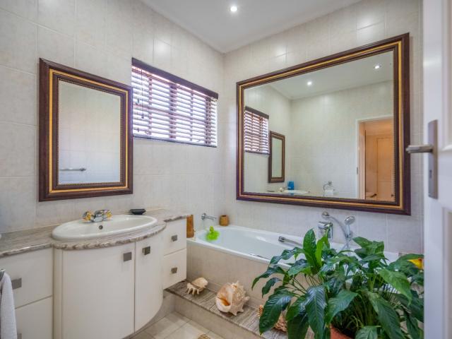 Townhouse for sale in Seaview, Kwazulu-natal