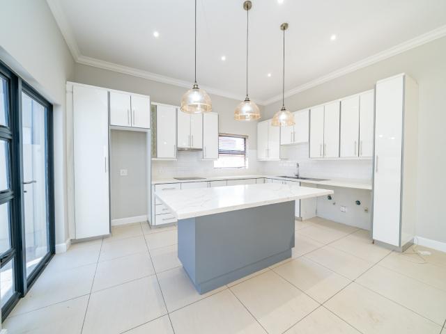 Townhouse for sale in Eikenhof