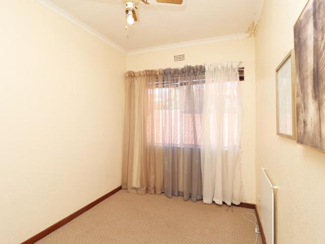 Townhouse for sale in Vosloorus, Gauteng