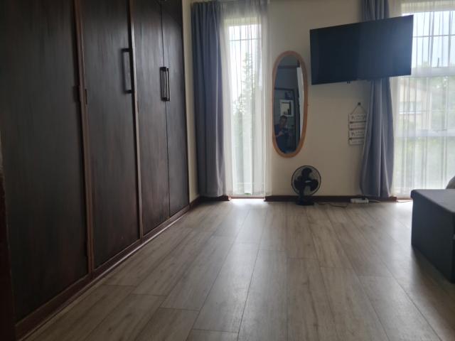 Townhouse for sale in Farrarmere, Ekurhuleni