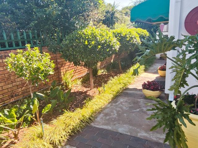 Townhouse for sale in Dr Kenneth Kaunda, North West