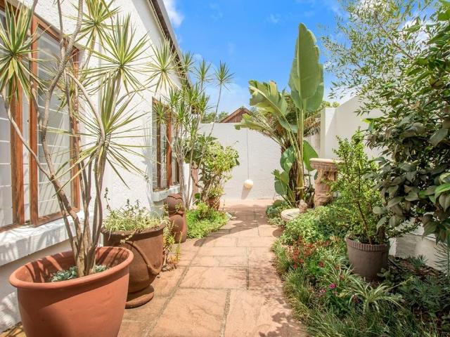 Townhouse for sale in Douglasdale, Randburg
