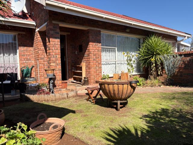 Townhouse for sale in Bloemfontein, Free State