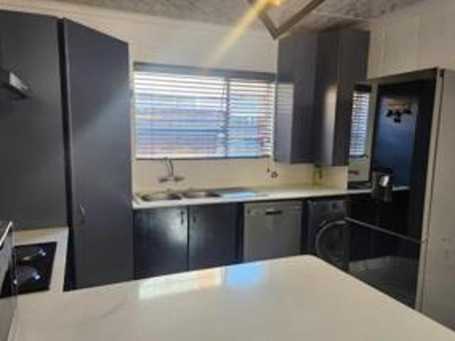 Townhouse for sale in Glenmarais, Ekurhuleni