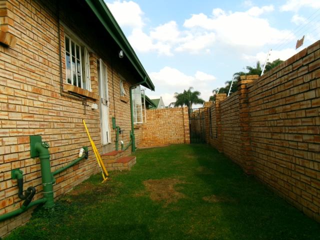 Townhouse for sale in Glenmarais, Ekurhuleni