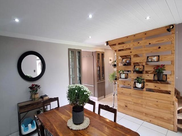 Townhouse for sale in Glenmarais, Ekurhuleni