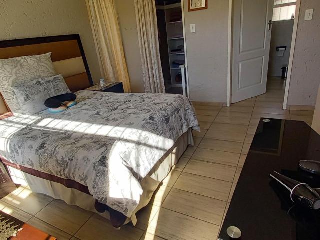 Townhouse for sale in Vosloorus, Gauteng