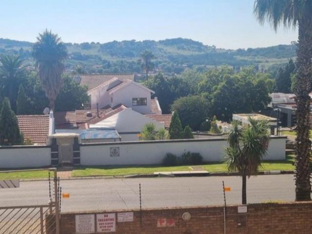 Townhouse for sale in Vosloorus, Gauteng