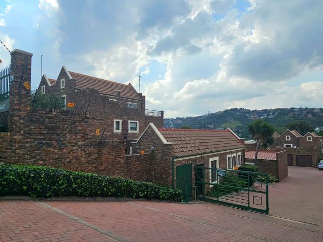 Townhouse for sale in Vosloorus, Gauteng
