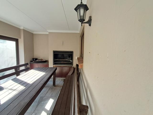 Townhouse for sale in Vosloorus, Gauteng